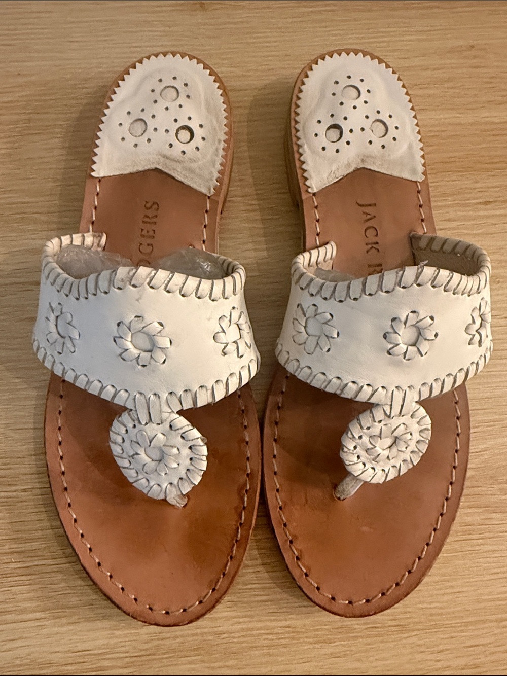 Jack Rogers White Leather Floral Thong Sandals Size 7.5 - Picture 2 of 7